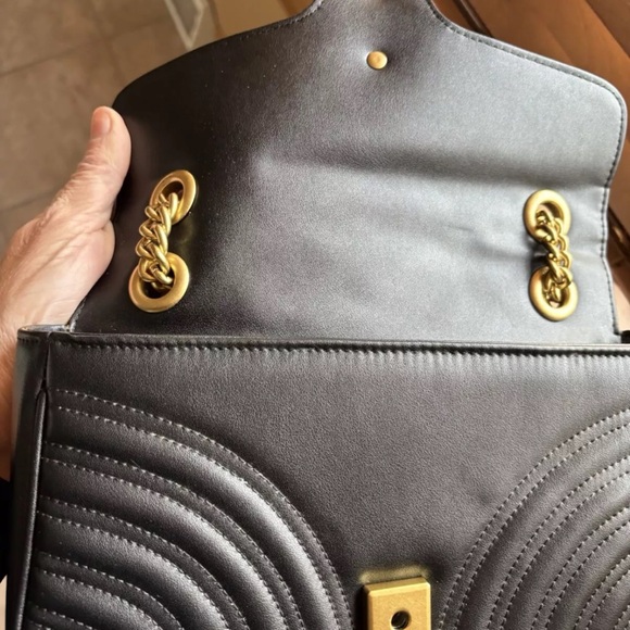 Gucci GG Marmont Matelasse Shoulder Bag Hibiscus Black Leather - new condition - Picture 4 of 7